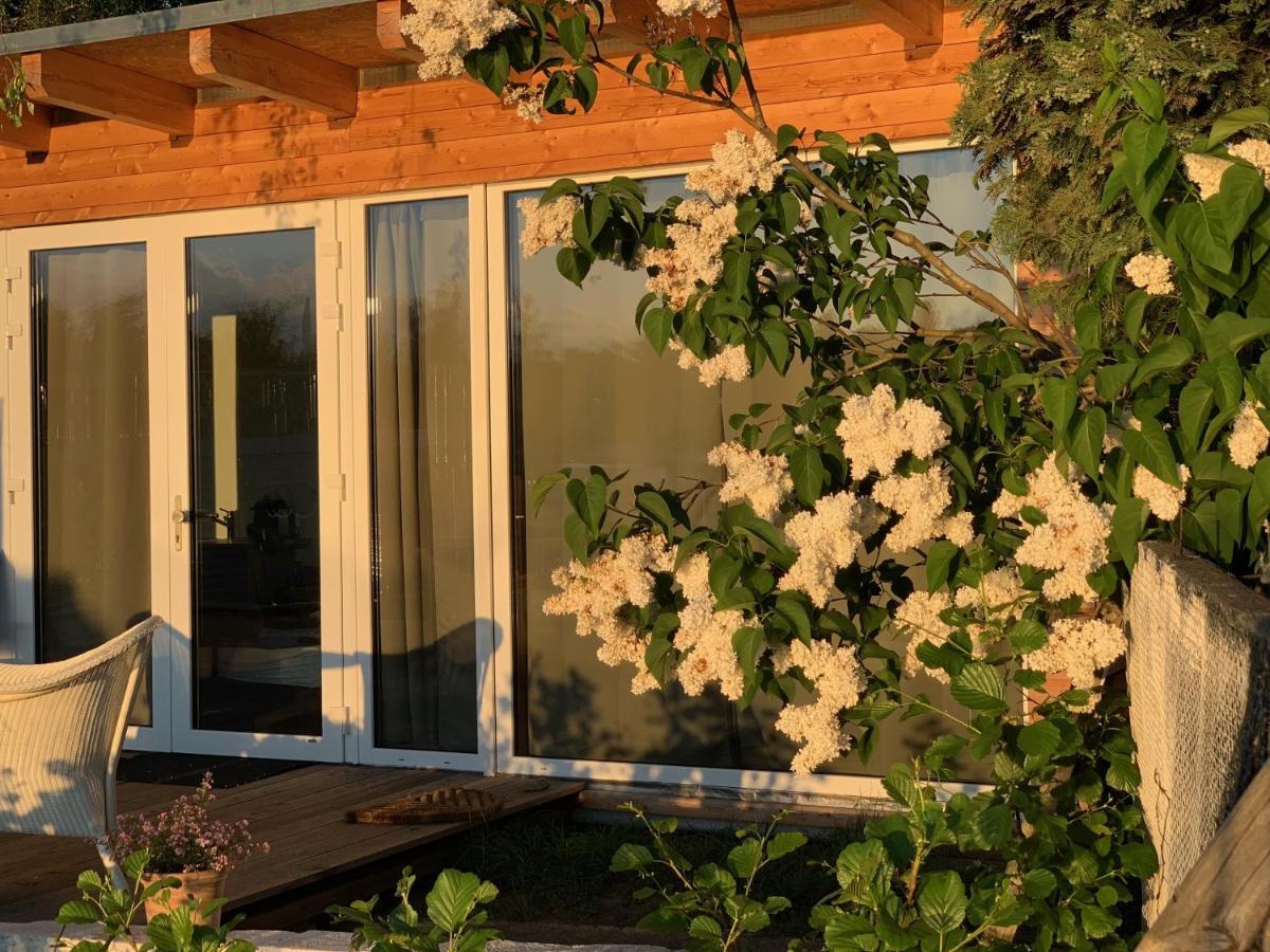 Tiny House Oder Ferienwohnung Auf Der Sunset Marina Berlin Luaran gambar