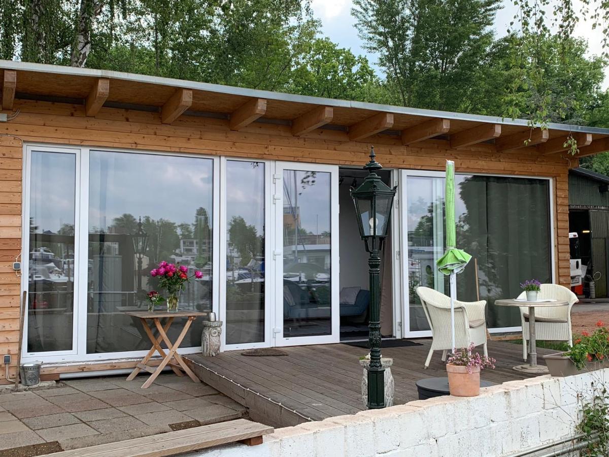 Tiny House Oder Ferienwohnung Auf Der Sunset Marina Berlin Luaran gambar