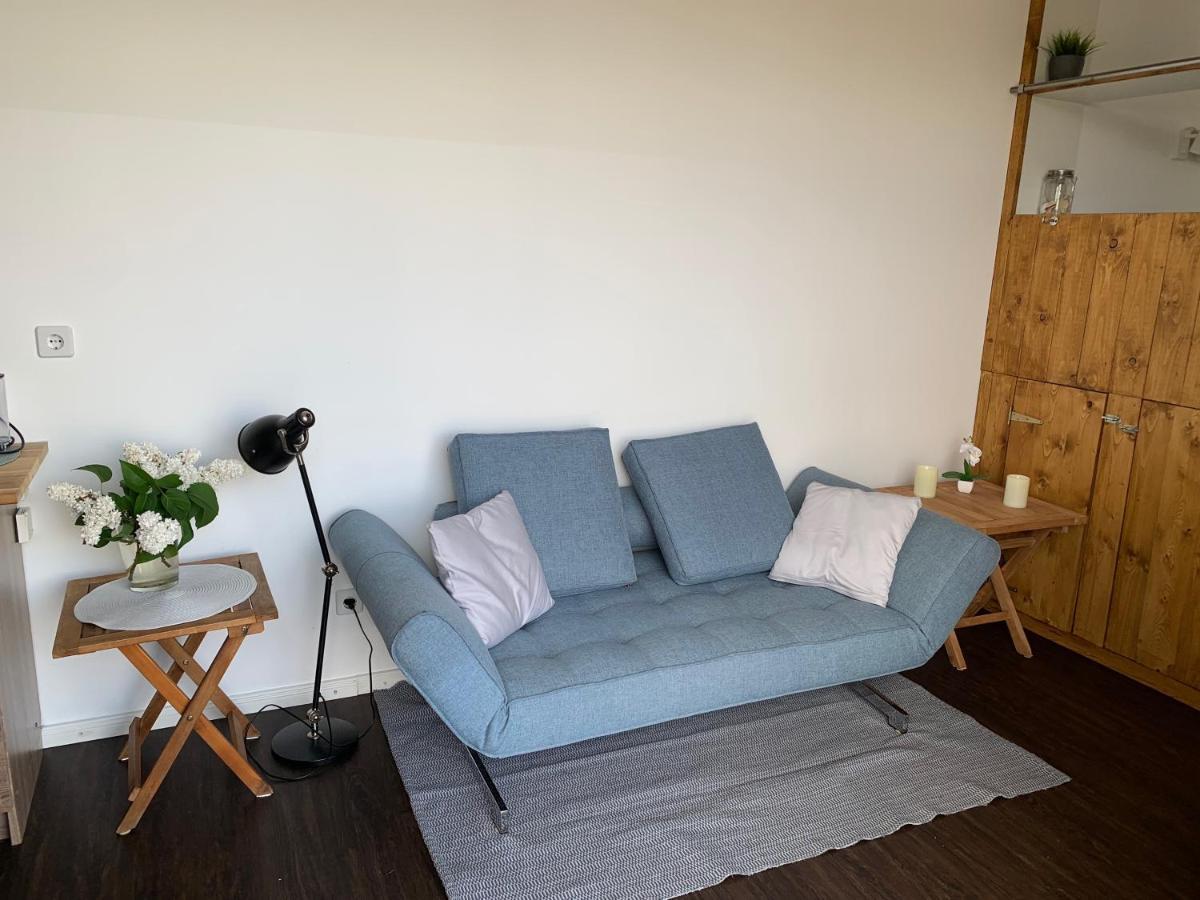 Tiny House Oder Ferienwohnung Auf Der Sunset Marina Berlin Luaran gambar