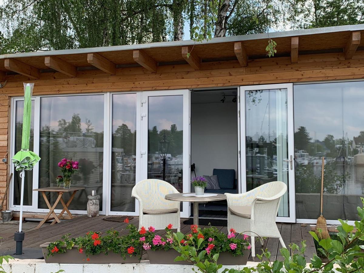 Tiny House Oder Ferienwohnung Auf Der Sunset Marina Berlin Luaran gambar