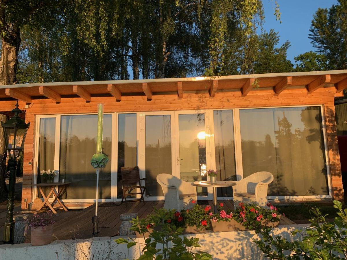 Tiny House Oder Ferienwohnung Auf Der Sunset Marina Berlin Luaran gambar