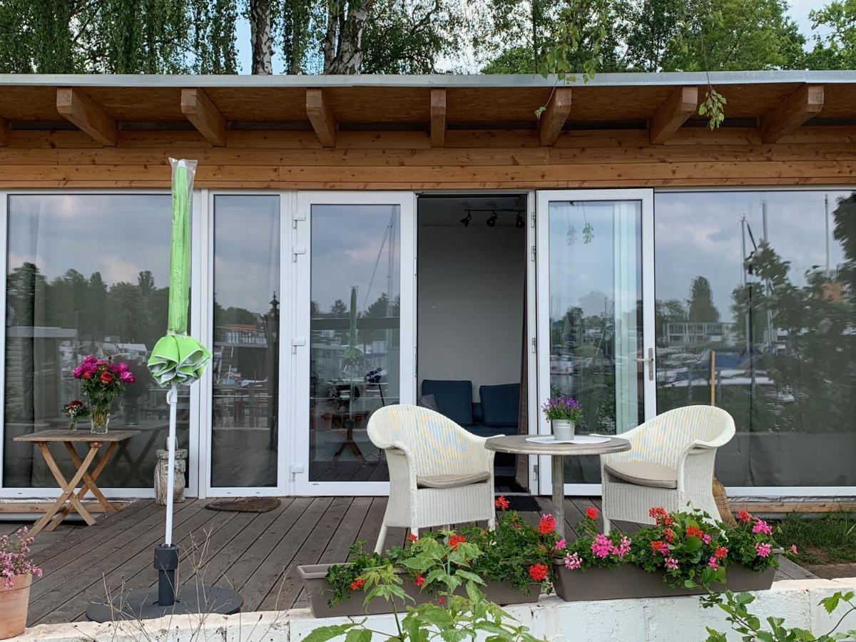 Tiny House Oder Ferienwohnung Auf Der Sunset Marina Berlin Luaran gambar