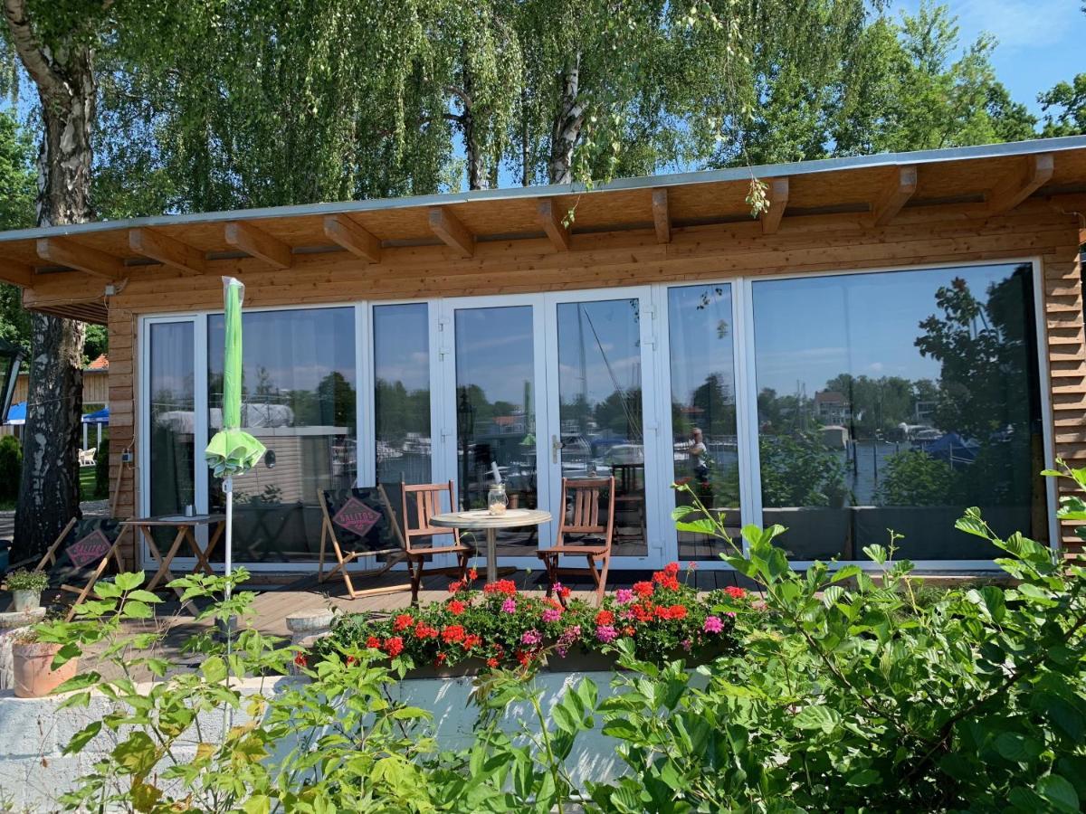 Tiny House Oder Ferienwohnung Auf Der Sunset Marina Berlin Luaran gambar