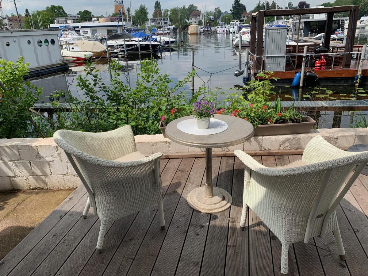 Tiny House Oder Ferienwohnung Auf Der Sunset Marina Berlin Luaran gambar