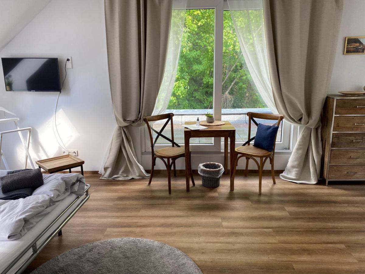 Tiny House Oder Ferienwohnung Auf Der Sunset Marina Berlin Luaran gambar