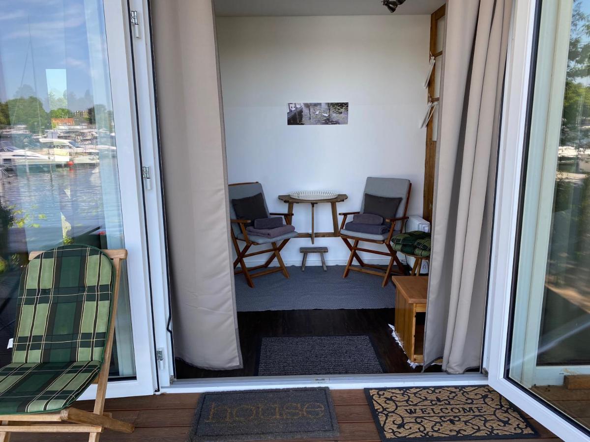 Tiny House Oder Ferienwohnung Auf Der Sunset Marina Berlin Luaran gambar
