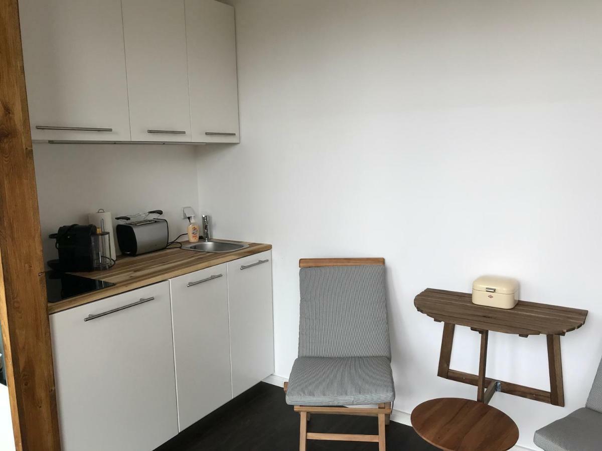 Tiny House Oder Ferienwohnung Auf Der Sunset Marina Berlin Luaran gambar