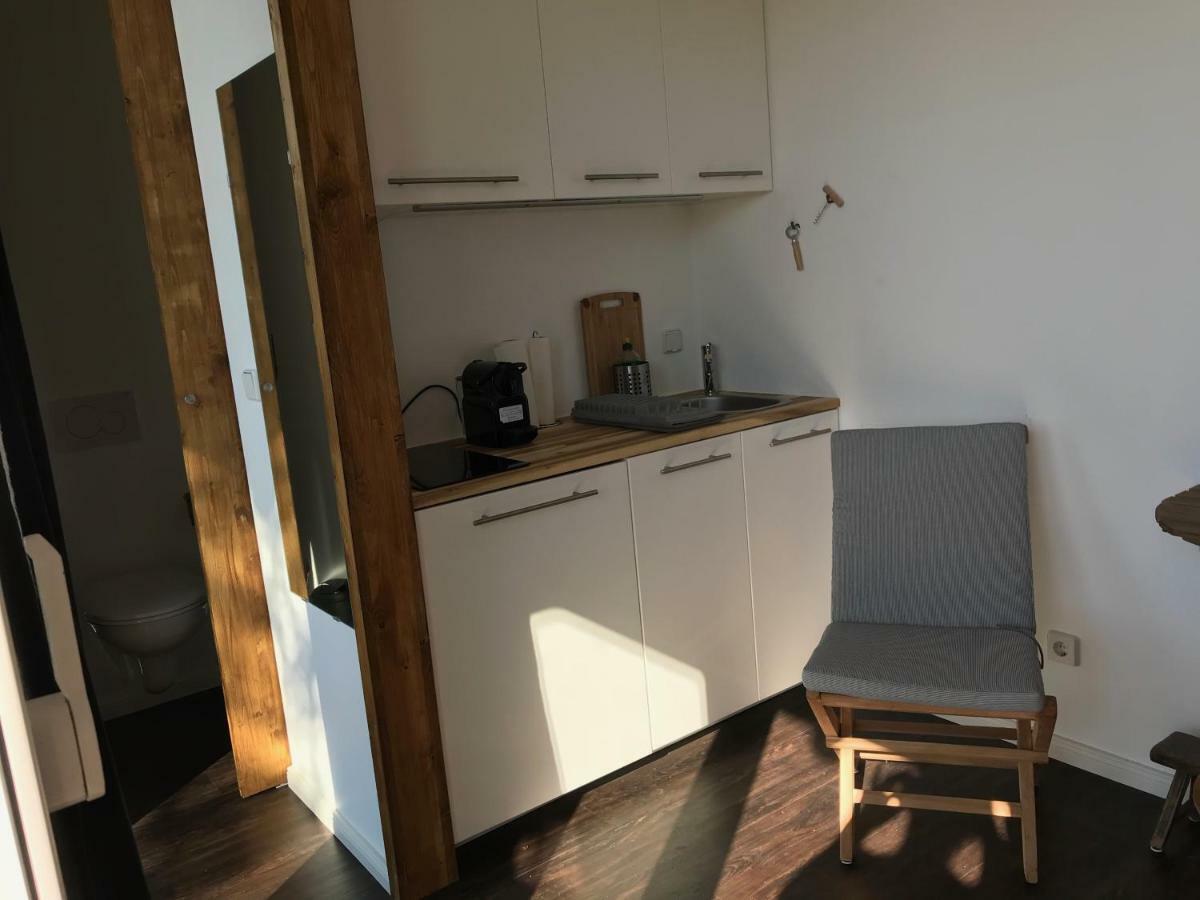 Tiny House Oder Ferienwohnung Auf Der Sunset Marina Berlin Luaran gambar
