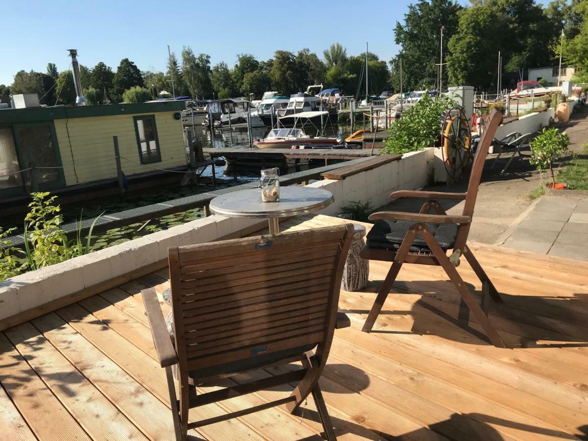 Tiny House Oder Ferienwohnung Auf Der Sunset Marina Berlin Luaran gambar