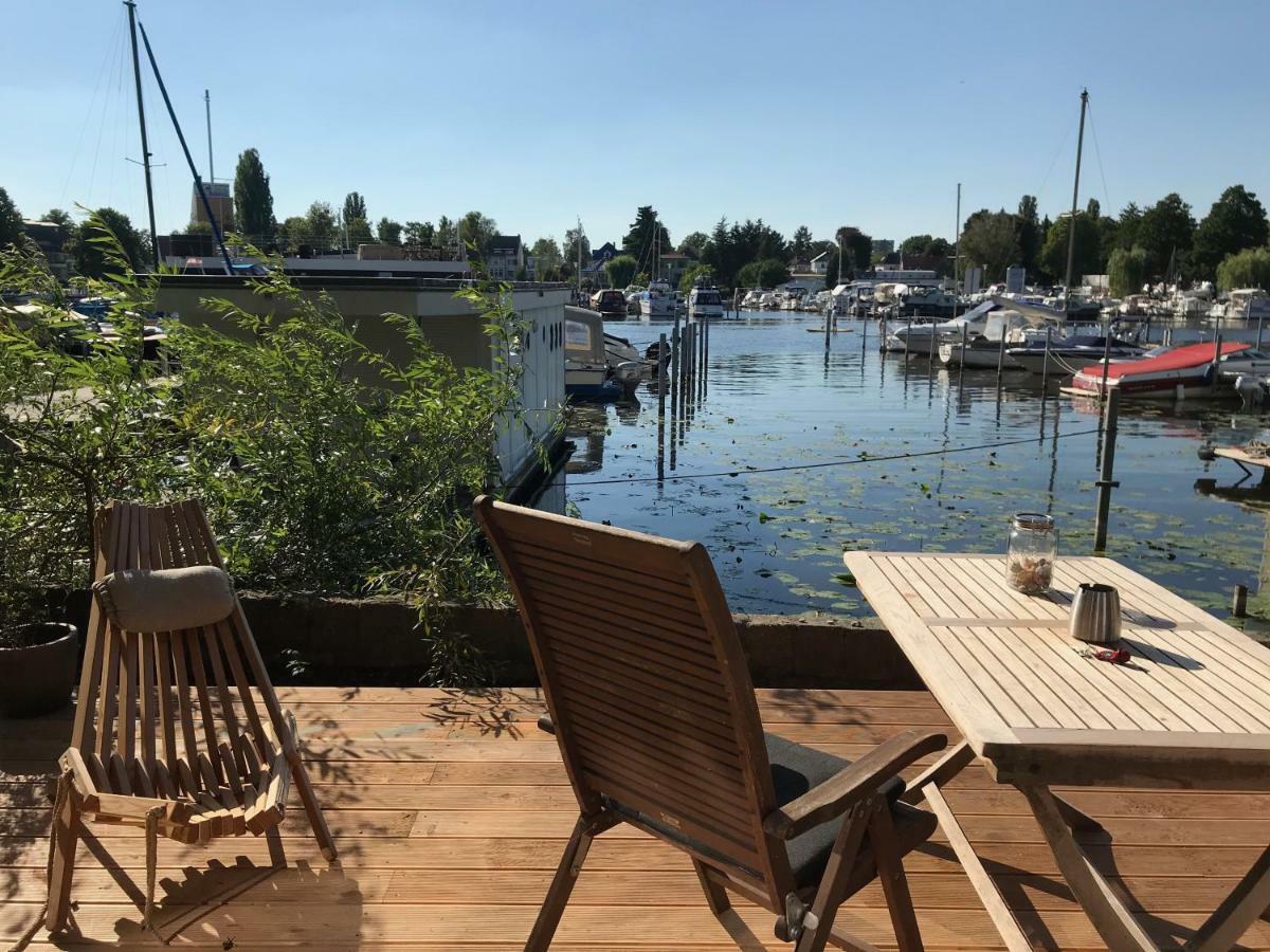Tiny House Oder Ferienwohnung Auf Der Sunset Marina Berlin Luaran gambar